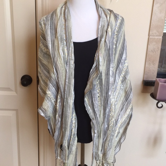 NWOT - Beautiful scarf/ wrap - Picture 8 of 8